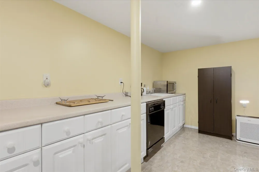 156 Lea Ann Terrace Wantagh, NY 11793