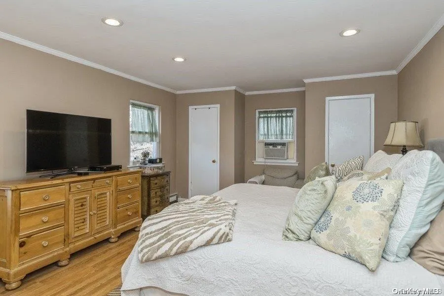 93 Beacon Hill Road Port Washington, NY 11050