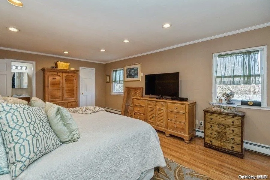 93 Beacon Hill Road Port Washington, NY 11050