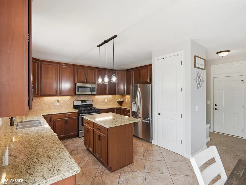 25346 Stanley Lane Lyon Charter Township, MI 48178