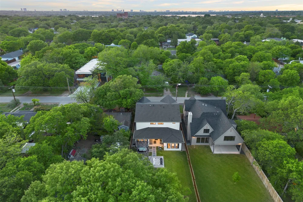 8922 San Benito Way Dallas, TX 75218