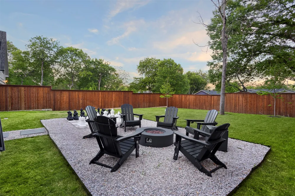 8922 San Benito Way Dallas, TX 75218