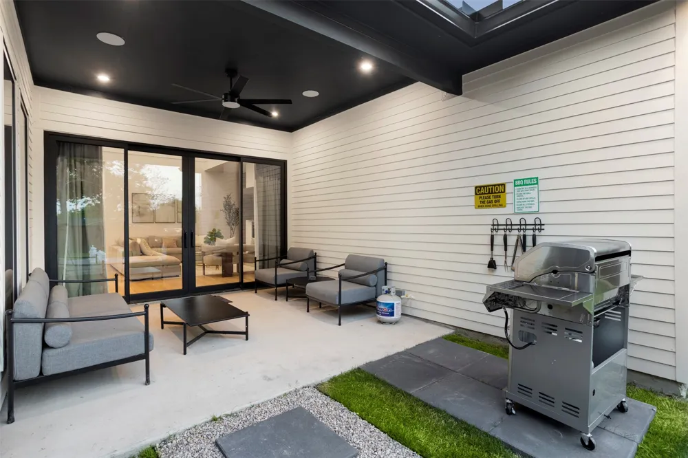 8922 San Benito Way Dallas, TX 75218