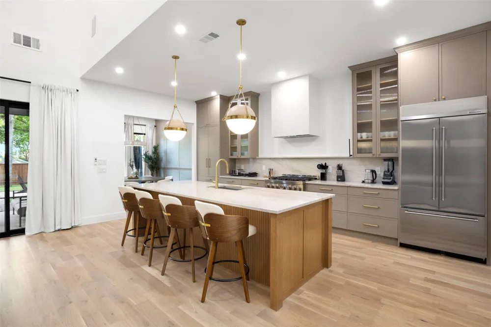 8922 San Benito Way Dallas, TX 75218