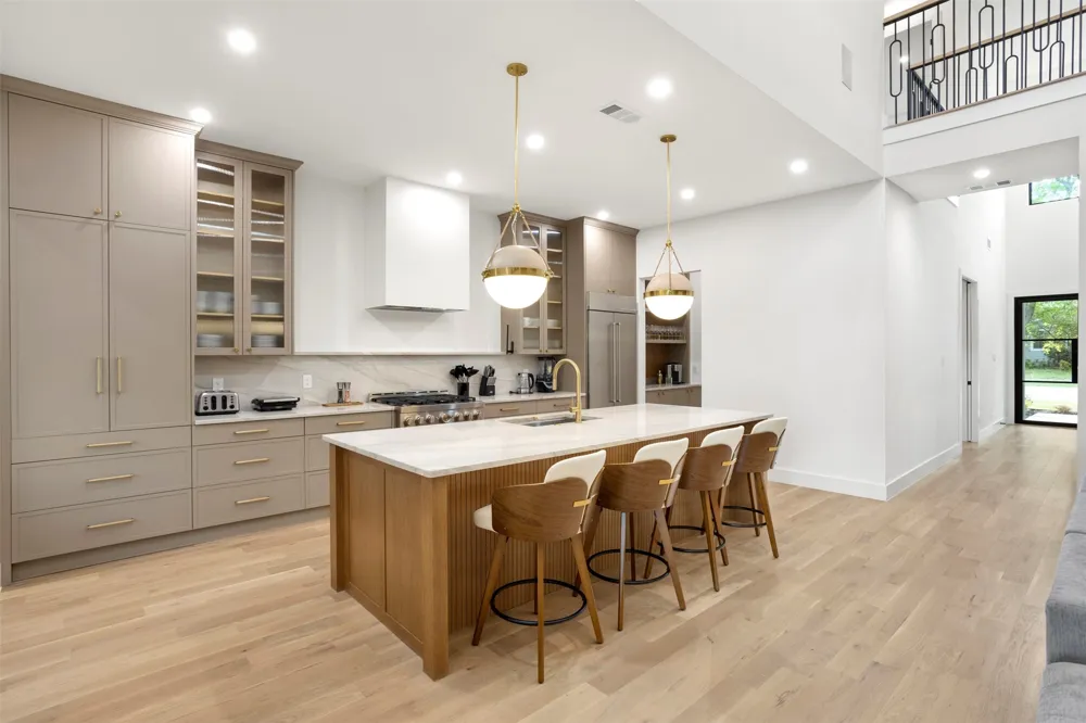 8922 San Benito Way Dallas, TX 75218