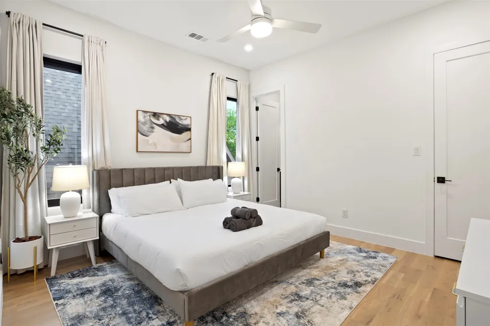 8922 San Benito Way Dallas, TX 75218
