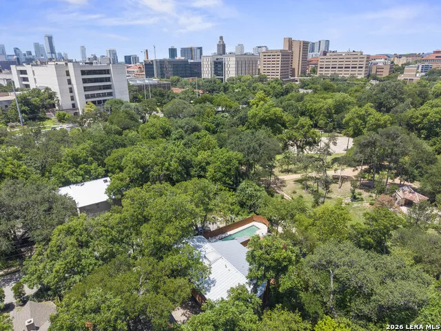 800 LEONARD ST Austin, TX 78705