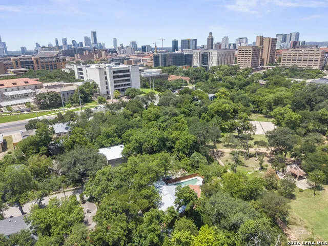800 LEONARD ST Austin, TX 78705