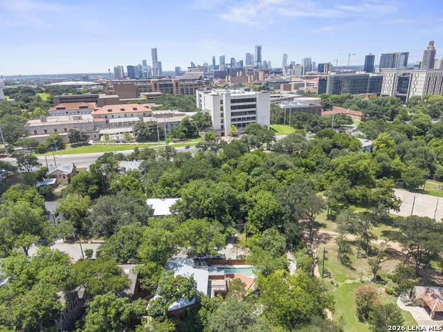 800 LEONARD ST Austin, TX 78705