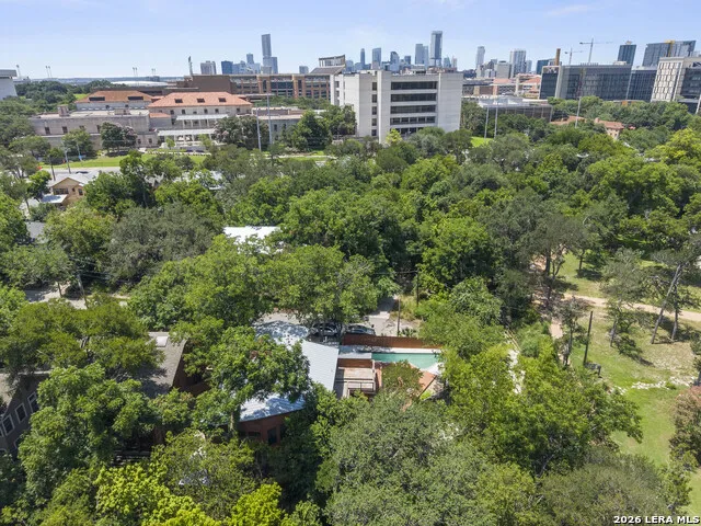 800 LEONARD ST Austin, TX 78705