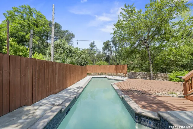 800 LEONARD ST Austin, TX 78705