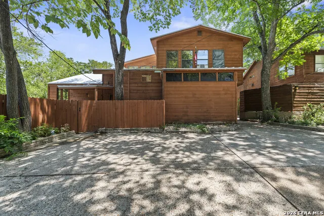 800 LEONARD ST Austin, TX 78705