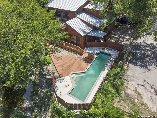 800 LEONARD ST Austin, TX 78705