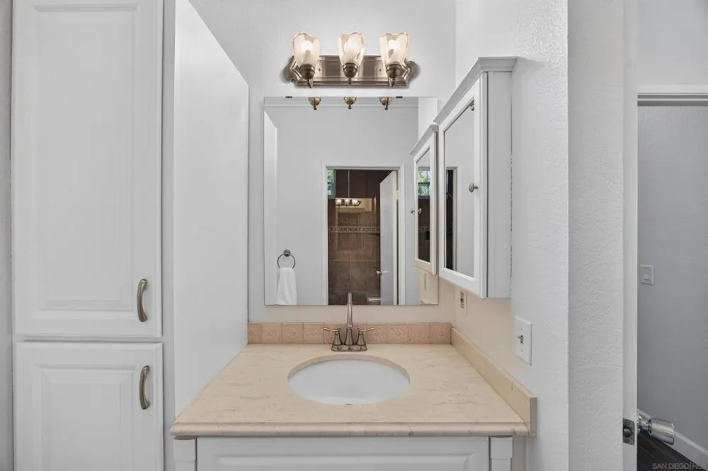 4204 3rd #7 San Diego, CA 92103