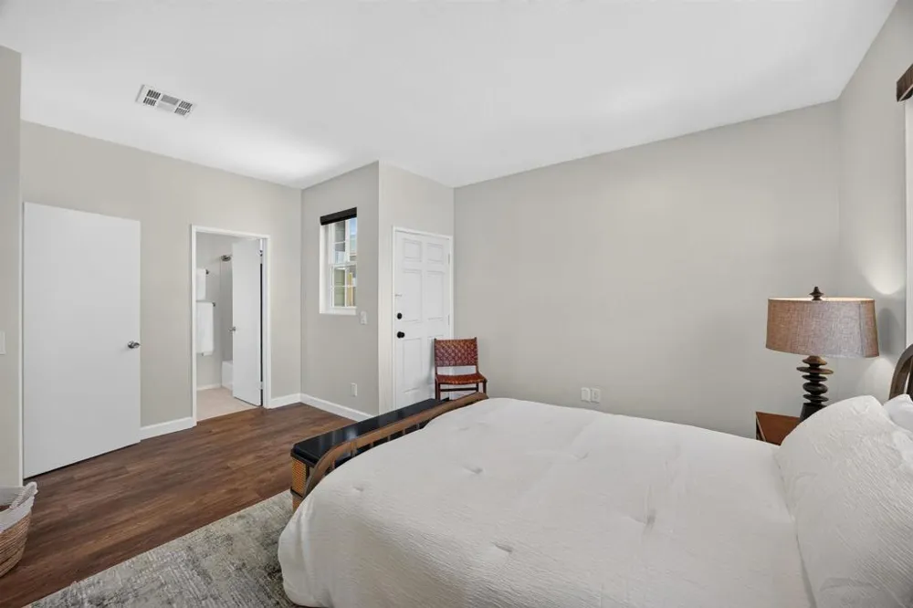 4204 3rd #7 San Diego, CA 92103