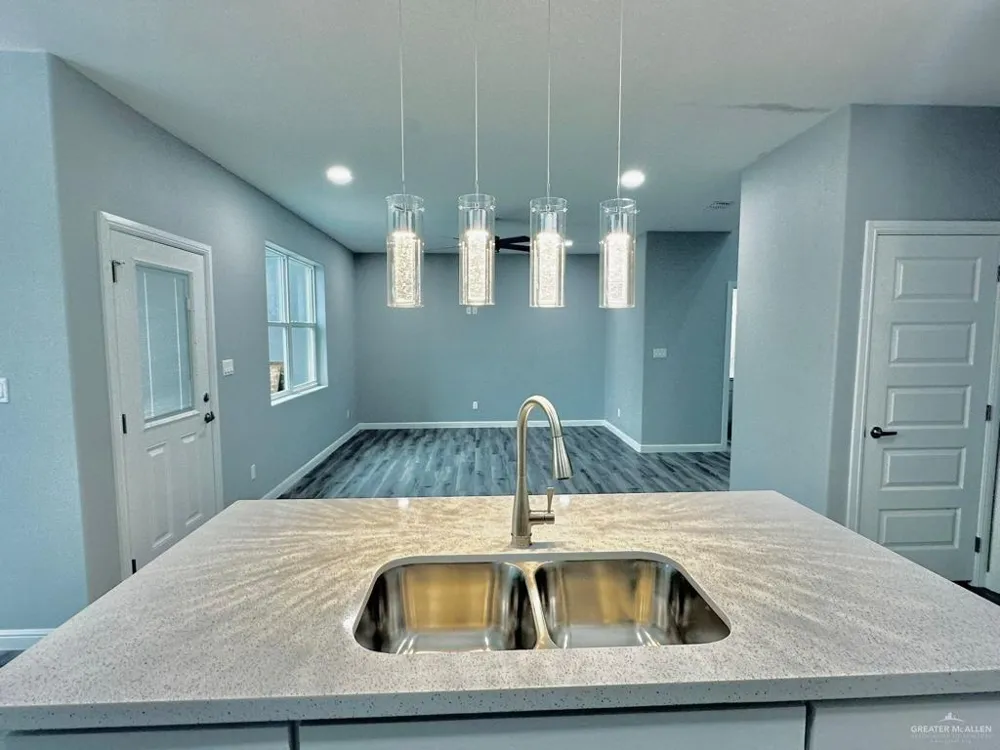5402 Crown Point Pharr, TX 78577