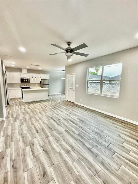 5402 Crown Point Pharr, TX 78577