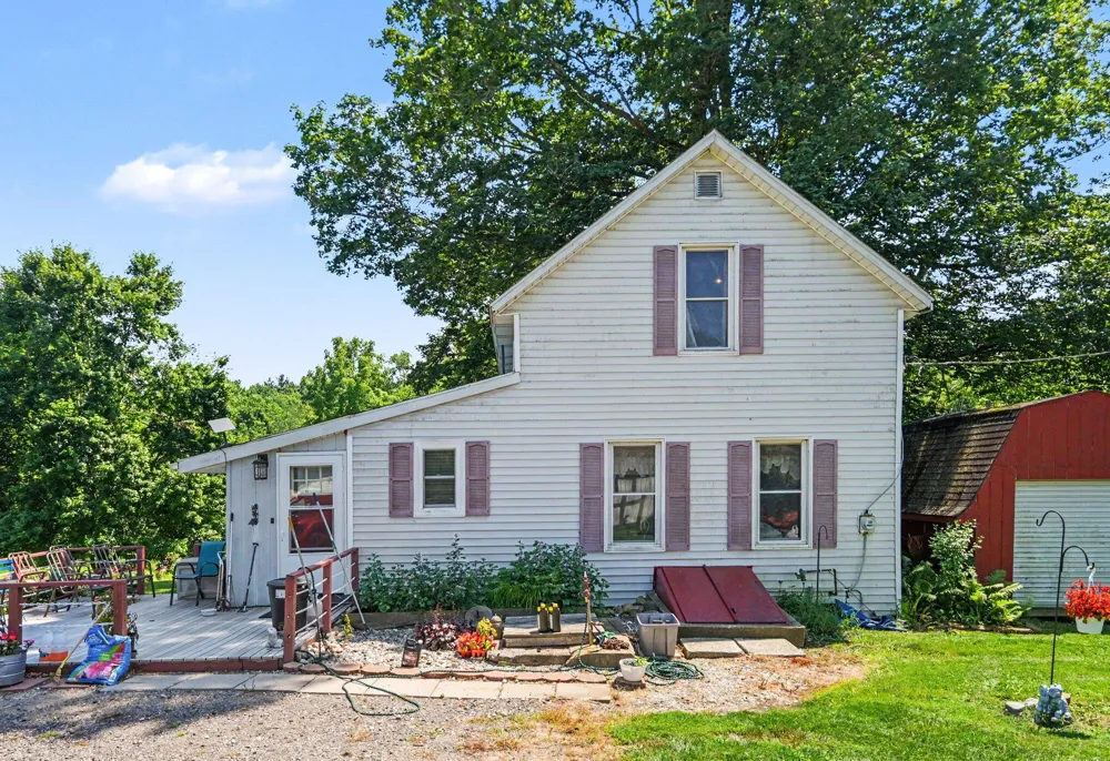 829 E Wagner Road Buchanan, MI 49107