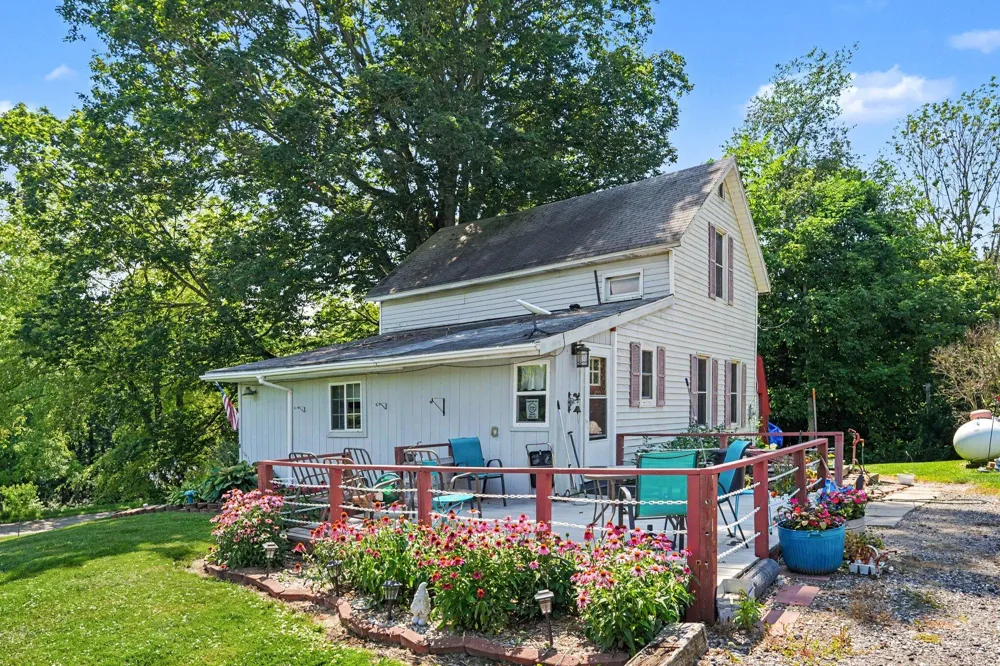 829 E Wagner Road Buchanan, MI 49107