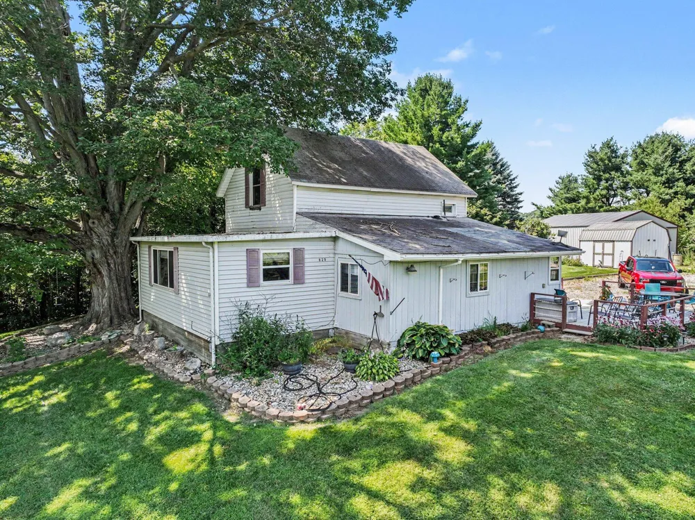 829 E Wagner Road Buchanan, MI 49107