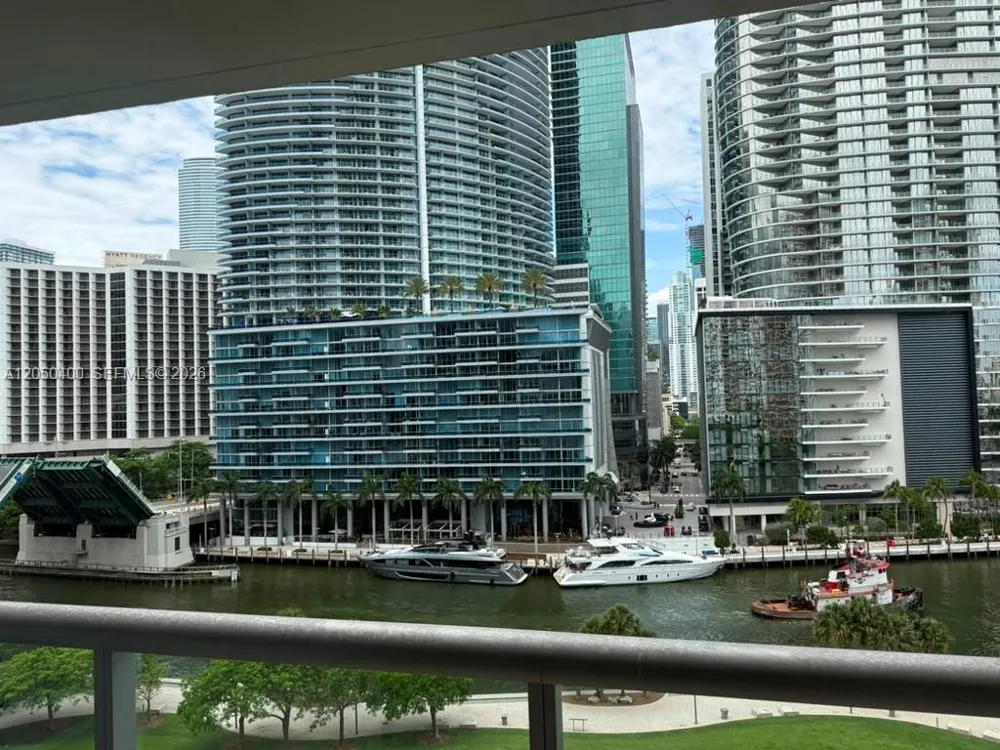 475 Brickell Ave #1012 Miami, FL 33131