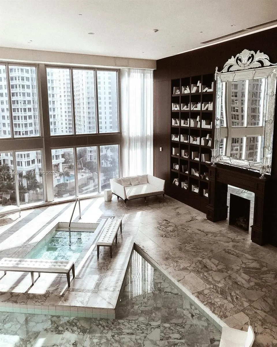 475 Brickell Ave #1012 Miami, FL 33131