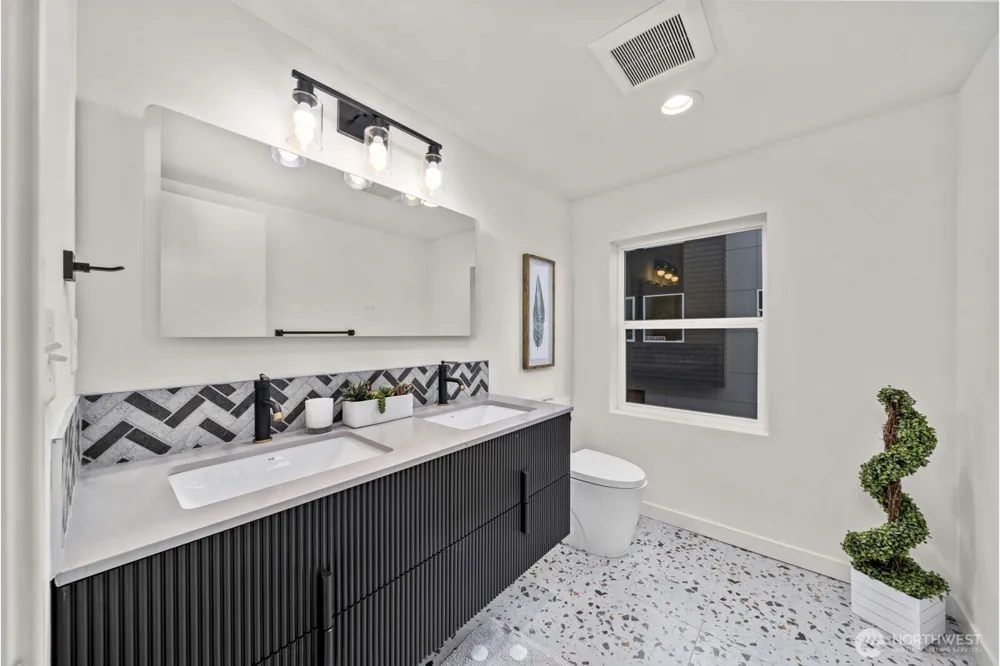 11544 17th Circle SW Burien, WA 98146