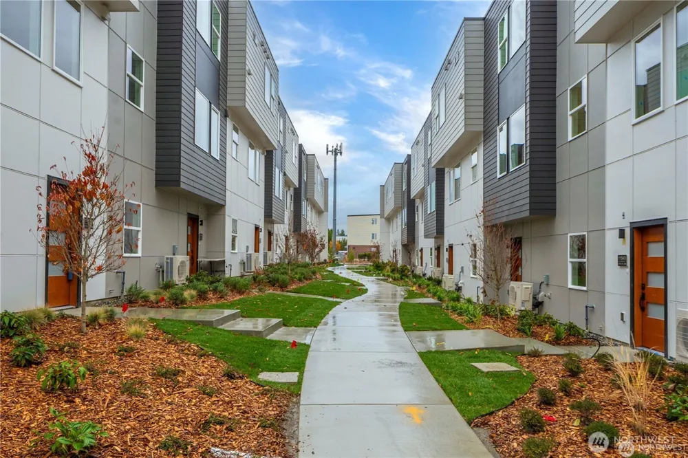 11544 17th Circle SW Burien, WA 98146