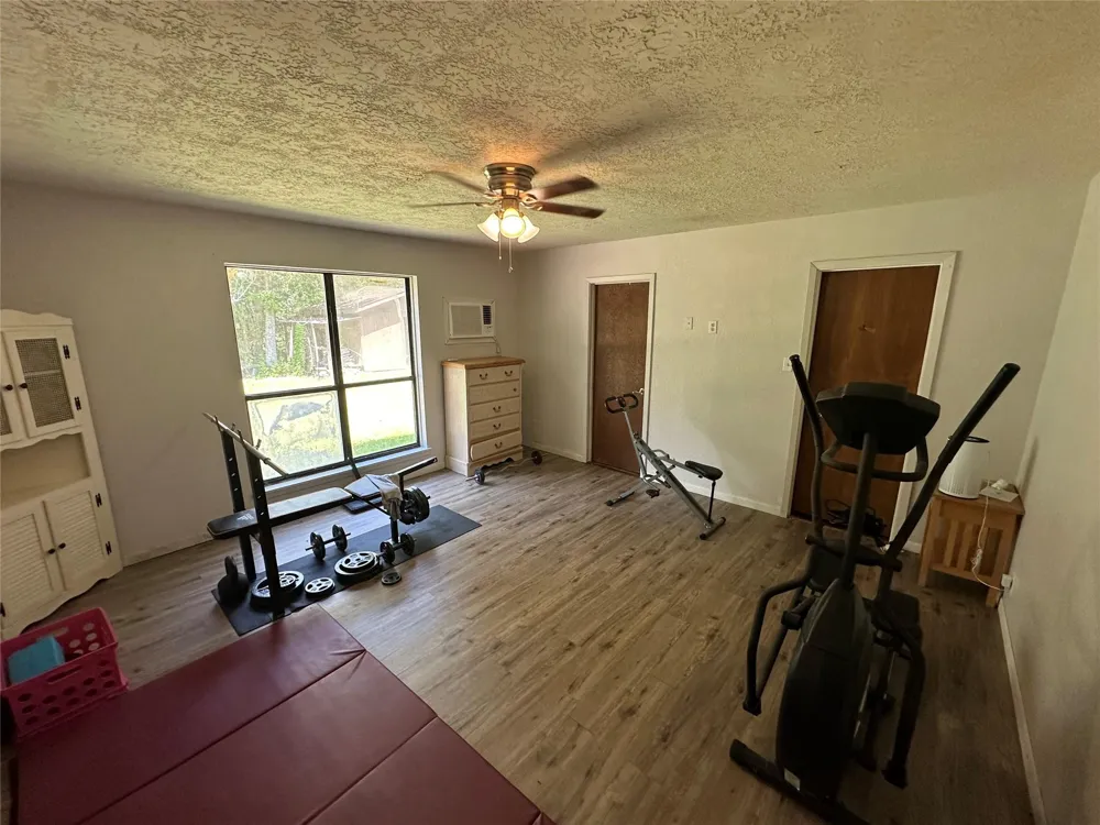 180 Laurie Lane Silsbee, TX 77656