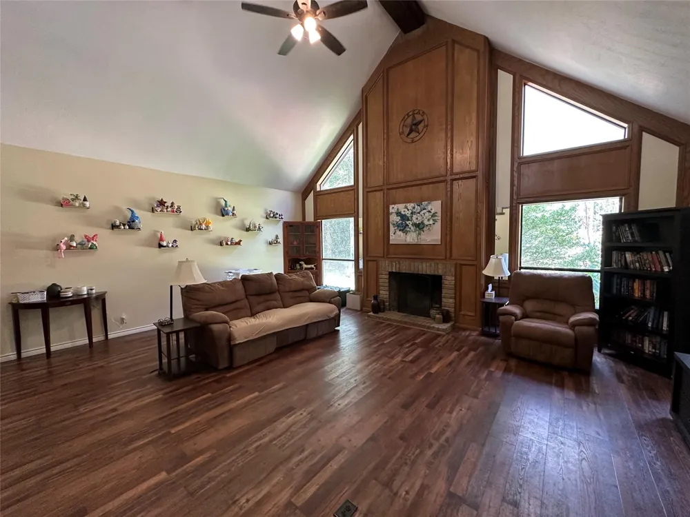 180 Laurie Lane Silsbee, TX 77656