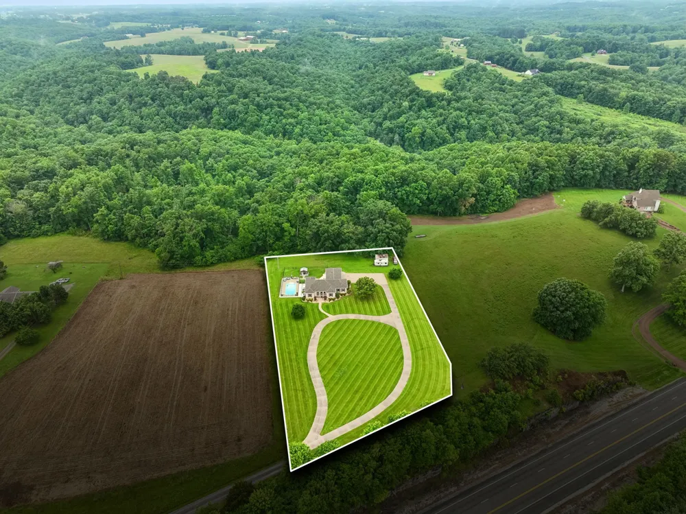 140 Hudson Ln Lafayette, TN 37083