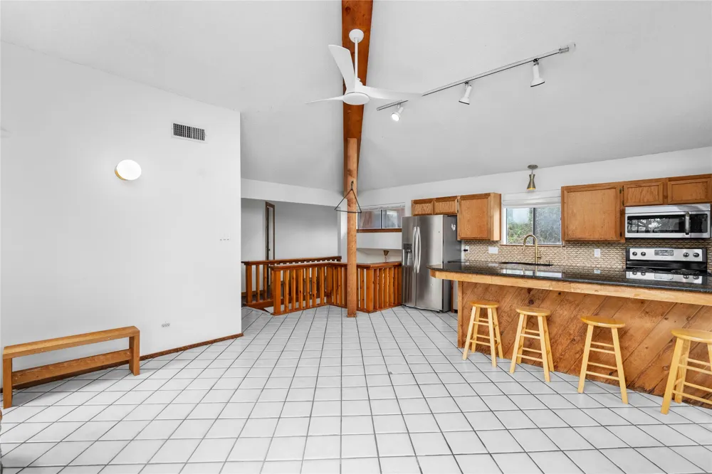 334 Coventry Road Spicewood, TX 78669
