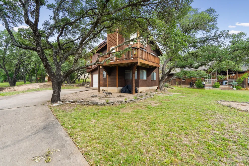 334 Coventry Road Spicewood, TX 78669