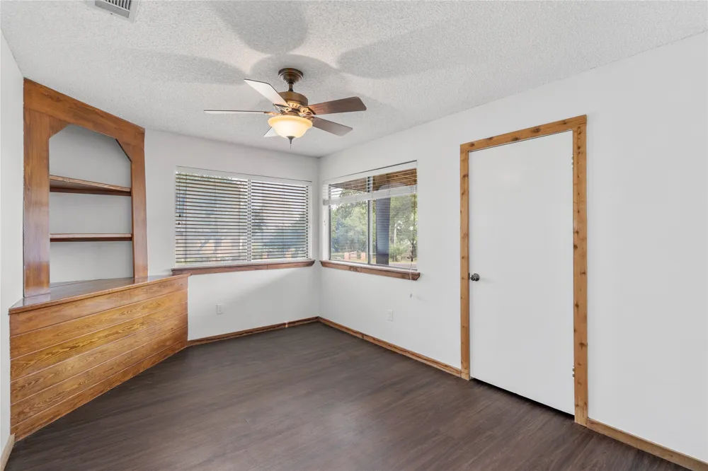 334 Coventry Road Spicewood, TX 78669