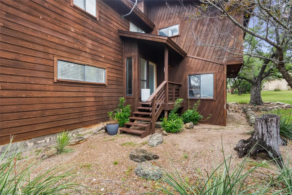 334 Coventry Road Spicewood, TX 78669