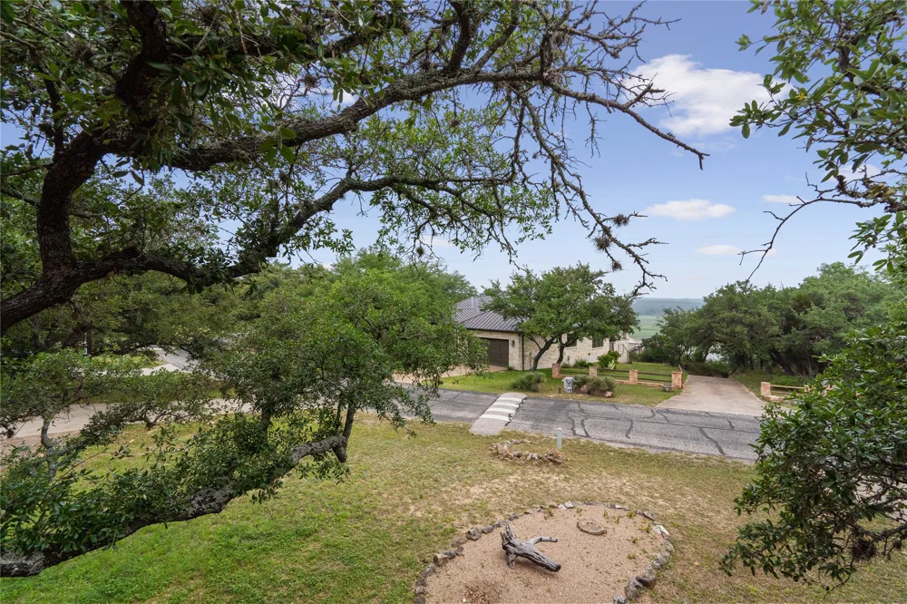334 Coventry Road Spicewood, TX 78669