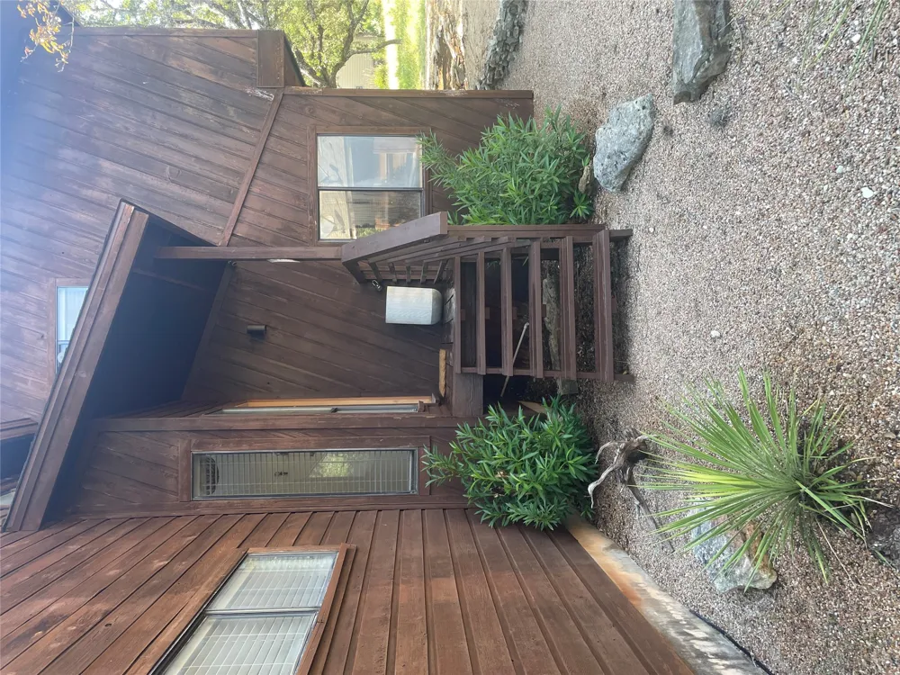 334 Coventry Road Spicewood, TX 78669