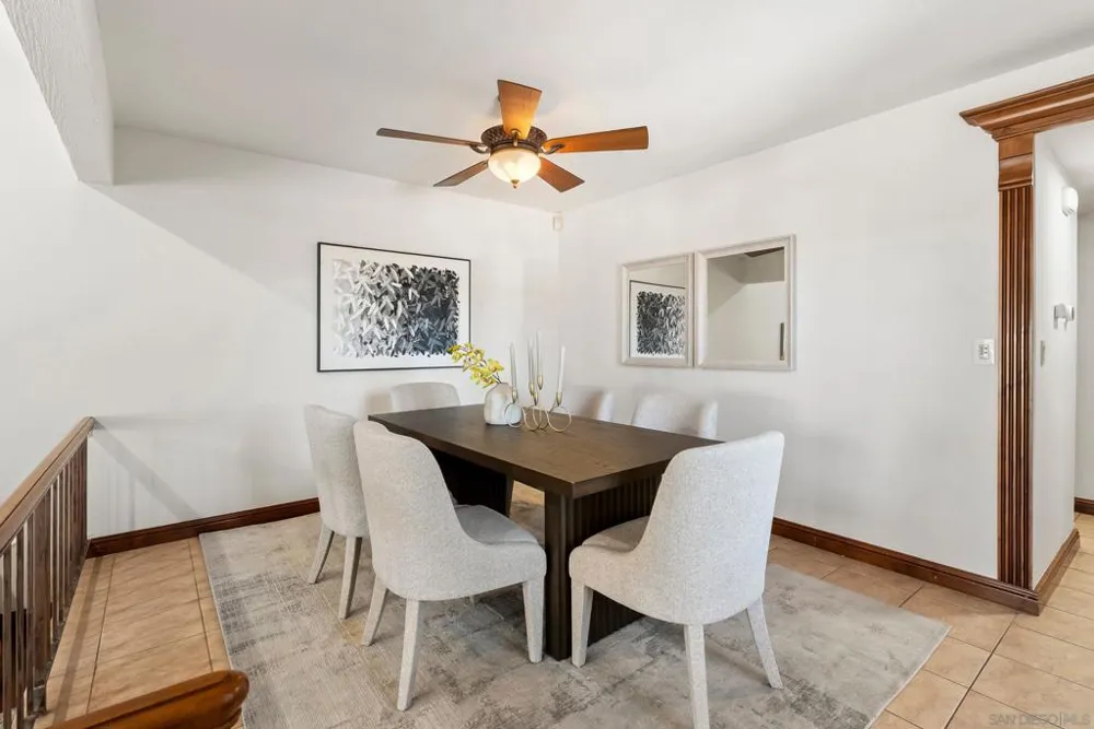 6998 Camino Degrazia San Diego, CA 92111