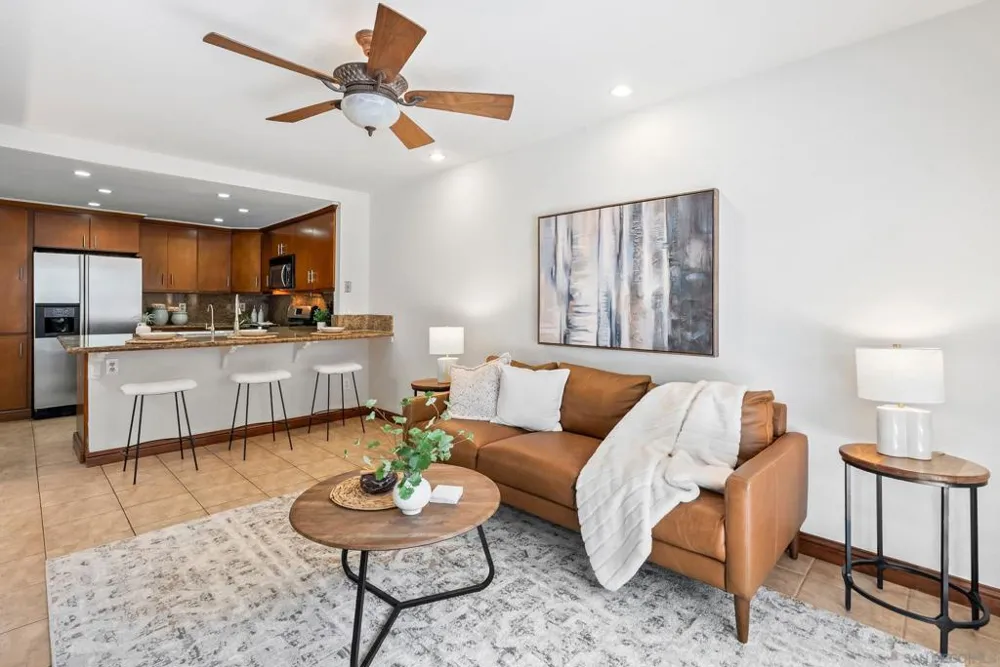 6998 Camino Degrazia San Diego, CA 92111