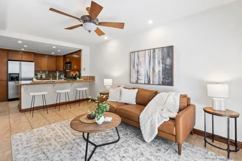 6998 Camino Degrazia
