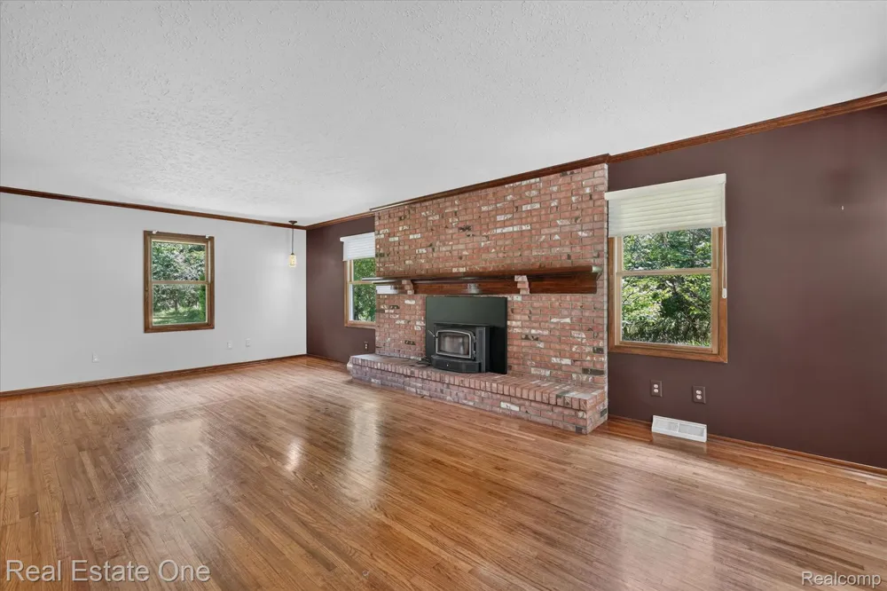 6039 Fish Lake Road Highland Charter Township, MI 48442