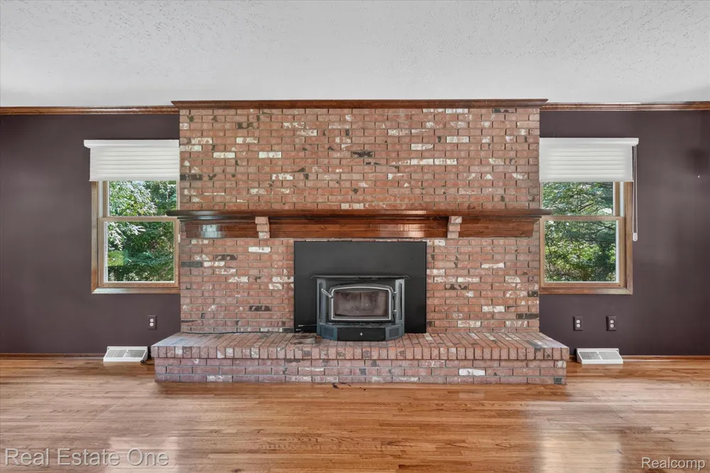 6039 Fish Lake Road Highland Charter Township, MI 48442