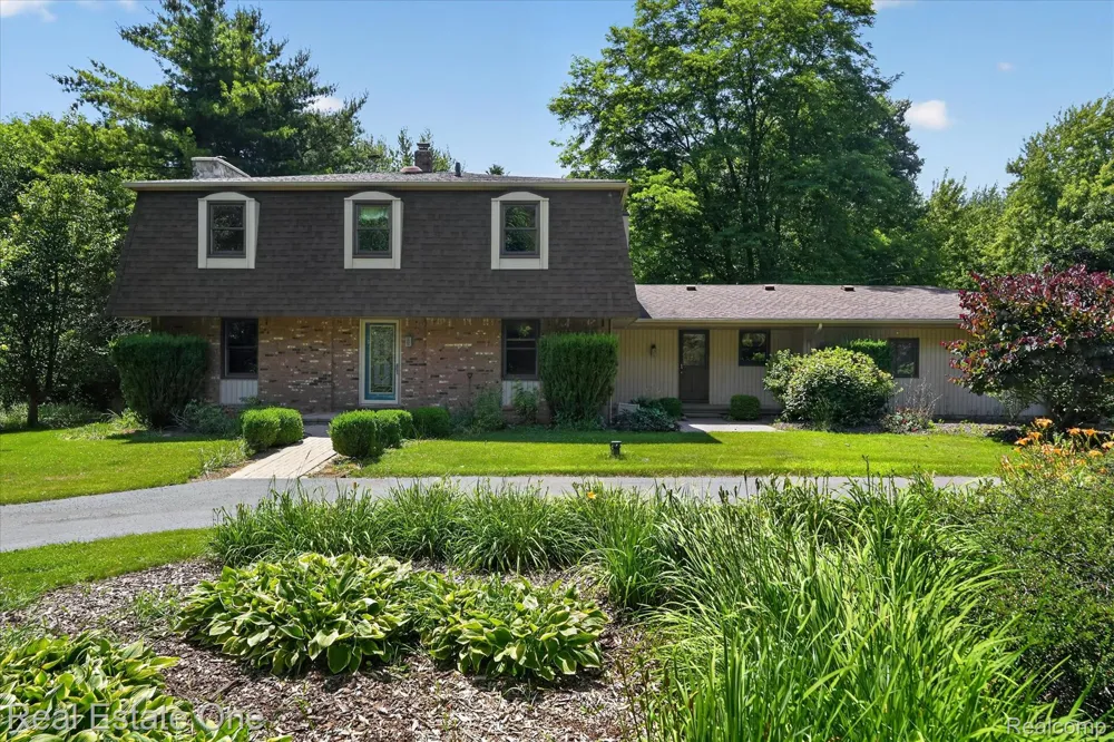 6039 Fish Lake Road Highland Charter Township, MI 48442