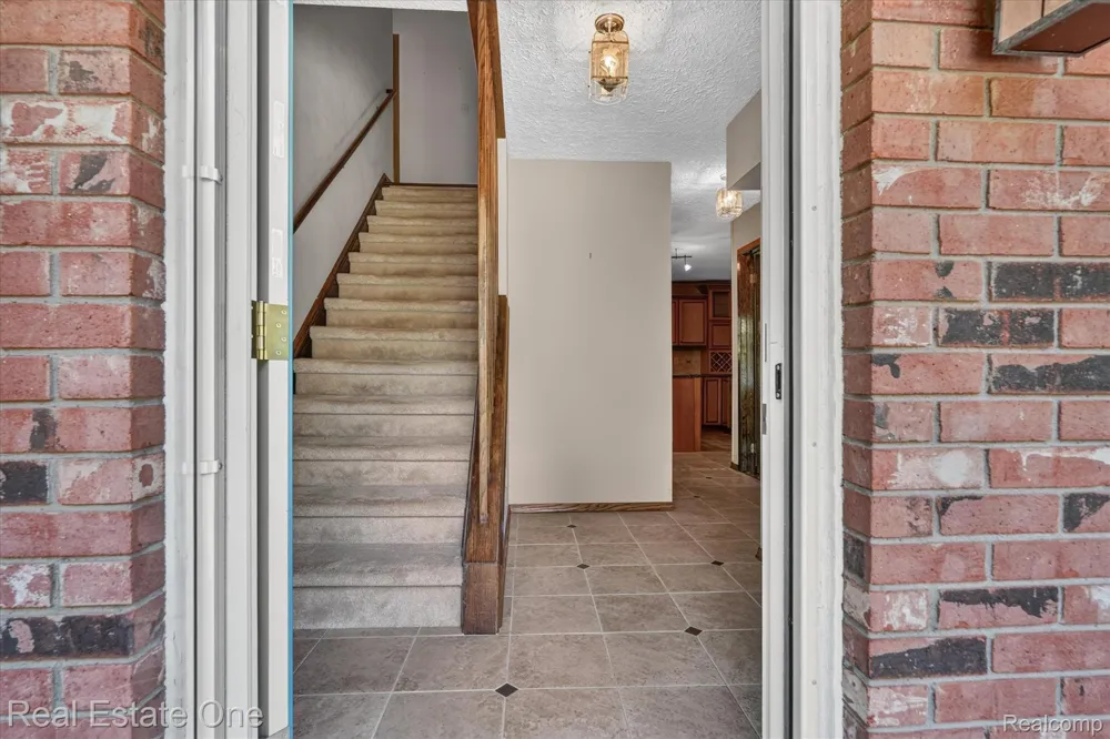 6039 Fish Lake Road Highland Charter Township, MI 48442