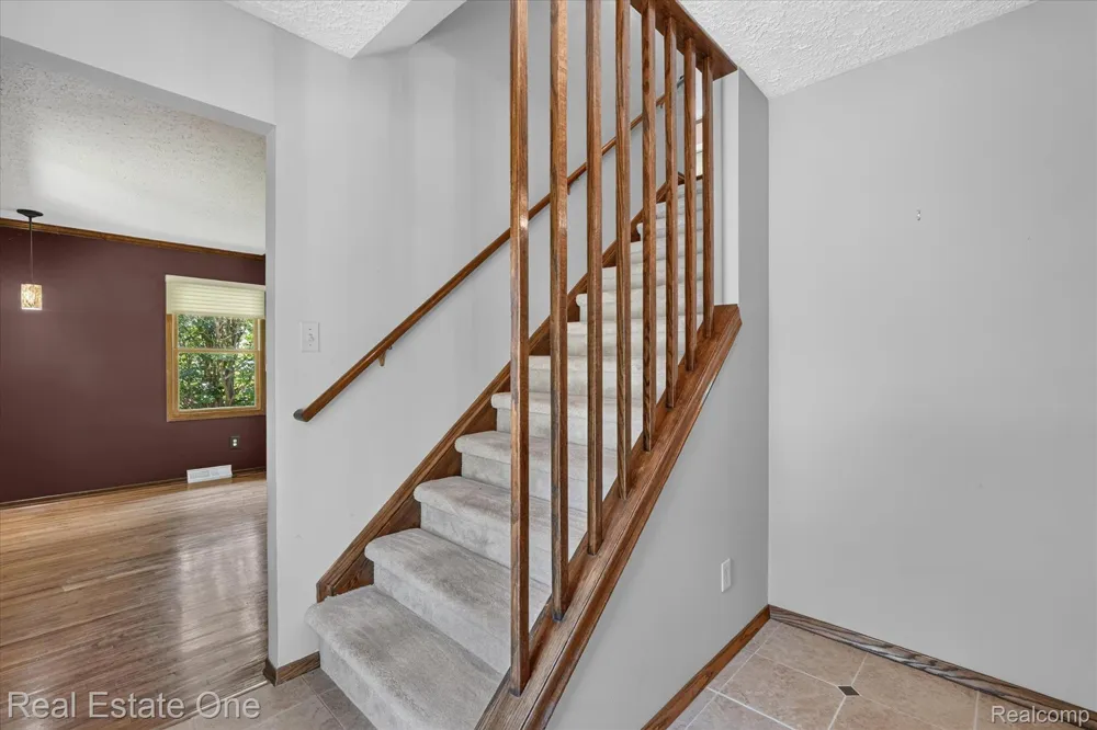 6039 Fish Lake Road Highland Charter Township, MI 48442