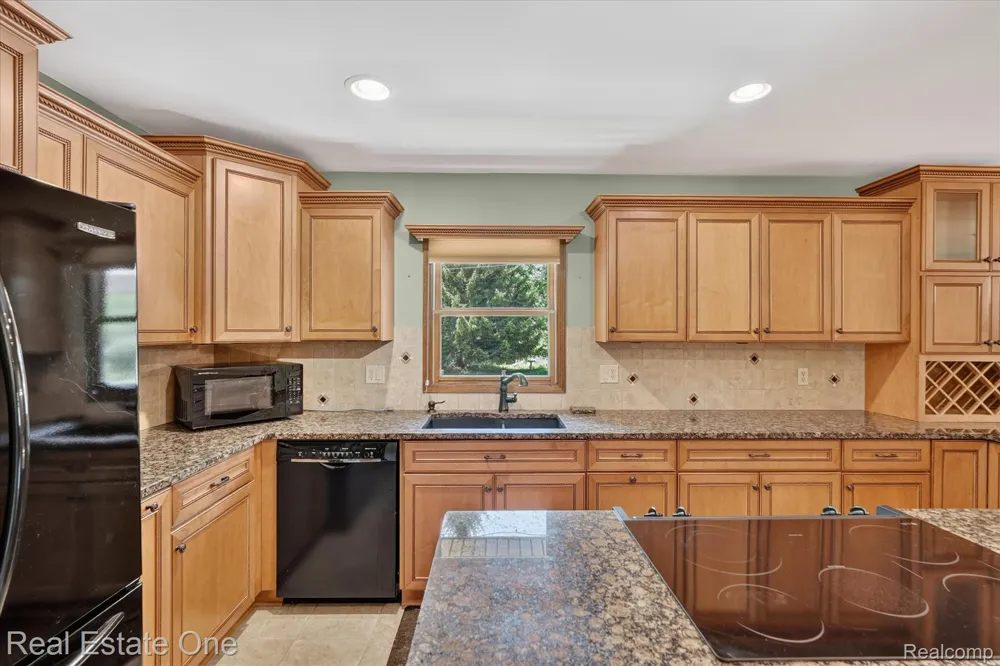 6039 Fish Lake Road Highland Charter Township, MI 48442