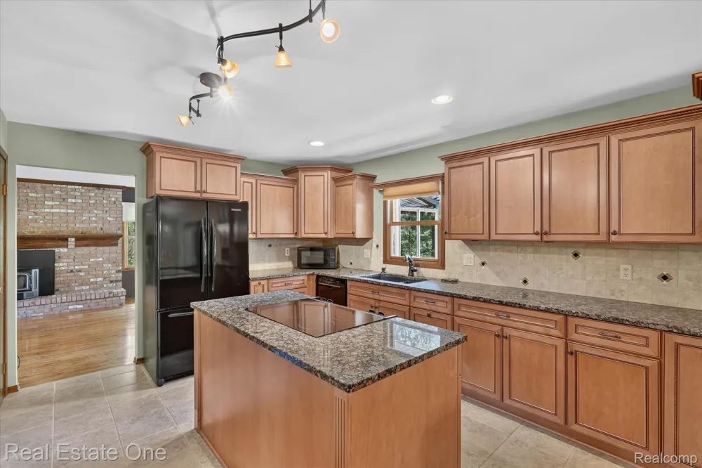 6039 Fish Lake Road Highland Charter Township, MI 48442