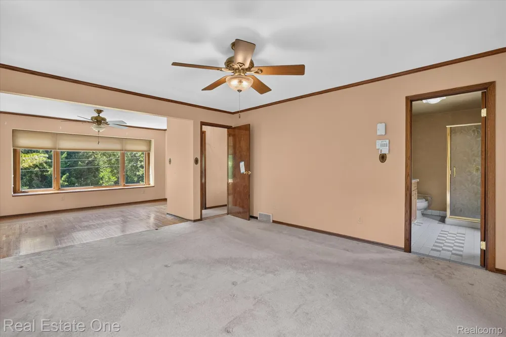 6039 Fish Lake Road Highland Charter Township, MI 48442
