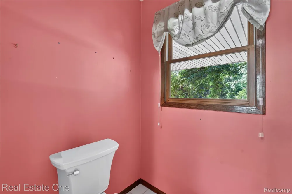 6039 Fish Lake Road Highland Charter Township, MI 48442
