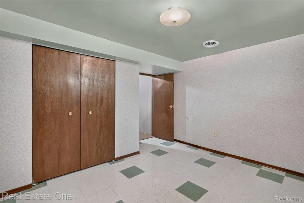 6039 Fish Lake Road Highland Charter Township, MI 48442